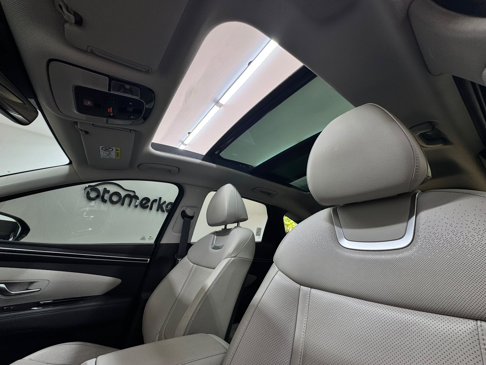 HYUNDAI TUCSON 26